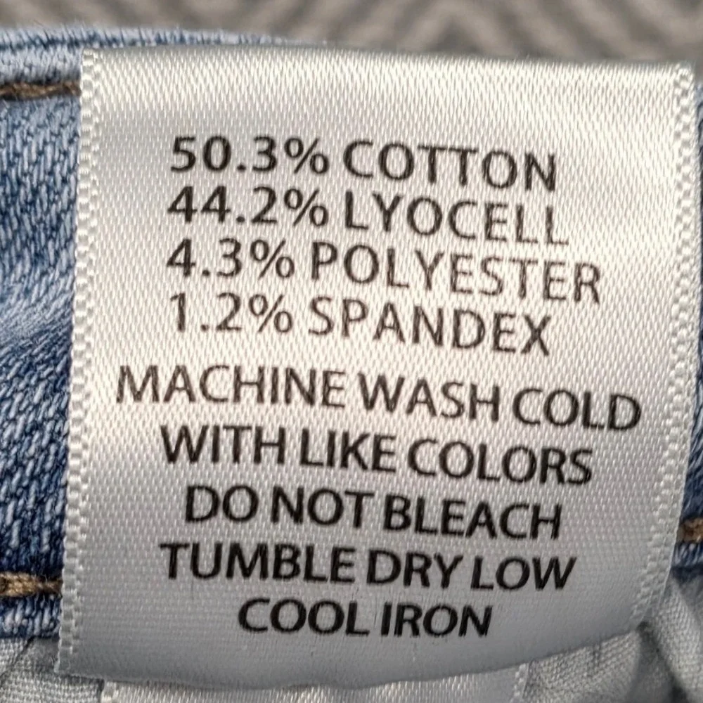Willow Root Women's Size‎ 28 Light Wash Mom Jeans Denim